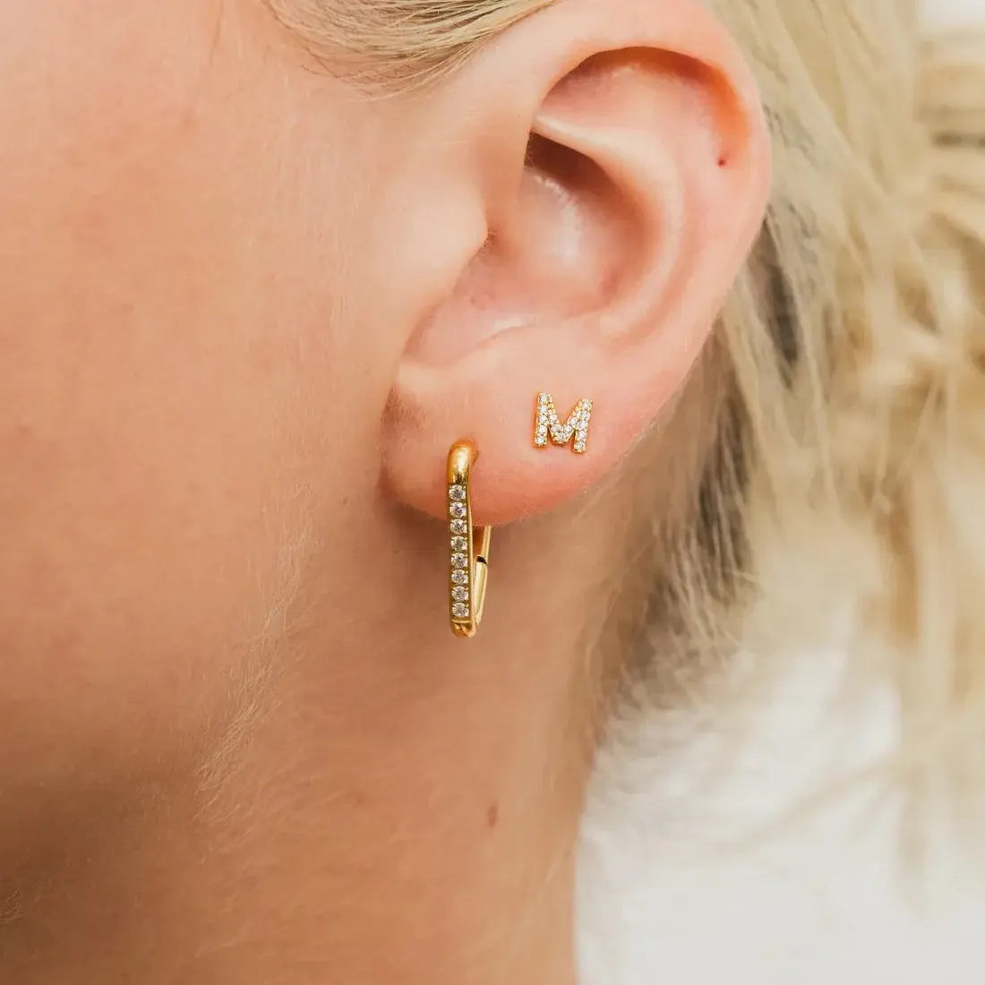 SHINY INITIAL STUD